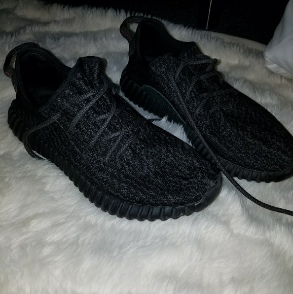 yeezy shoes men black